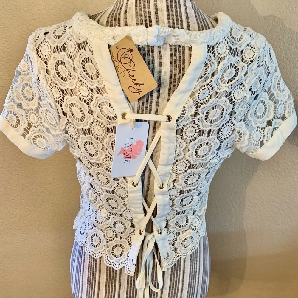 NWT L’Atiste Lace Crop Top Medium White Floral Crochet Design Lace-Up Back New - Picture 6 of 16